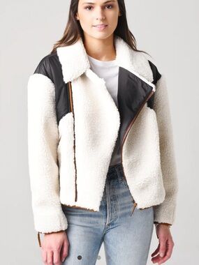 FRAME Women’s Fleece Mix Cream Faux Shearling Jacket with Black Panels